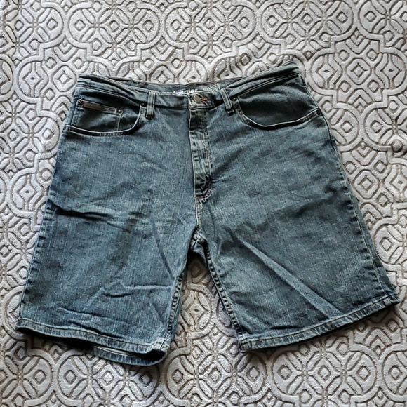 Wrangler Other - 🥳 HP 🥳 Mens Jean Shorts Sz 36